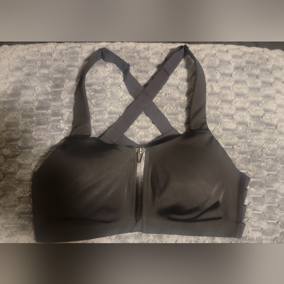 Victoria Secret Black Sports Bra 34D NWOT - Picture 1 of 5
